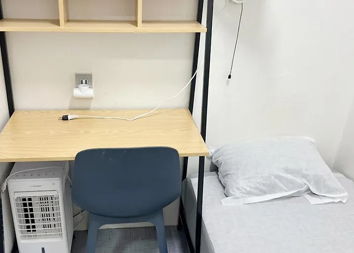 Hongdae Hapjeong Hostel-220-man Only *